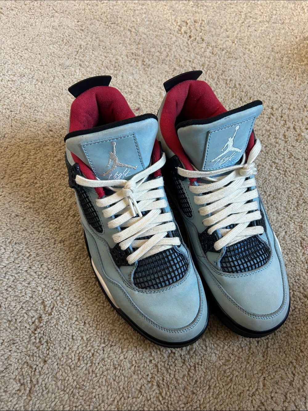 Jordan 4 Travis Scott